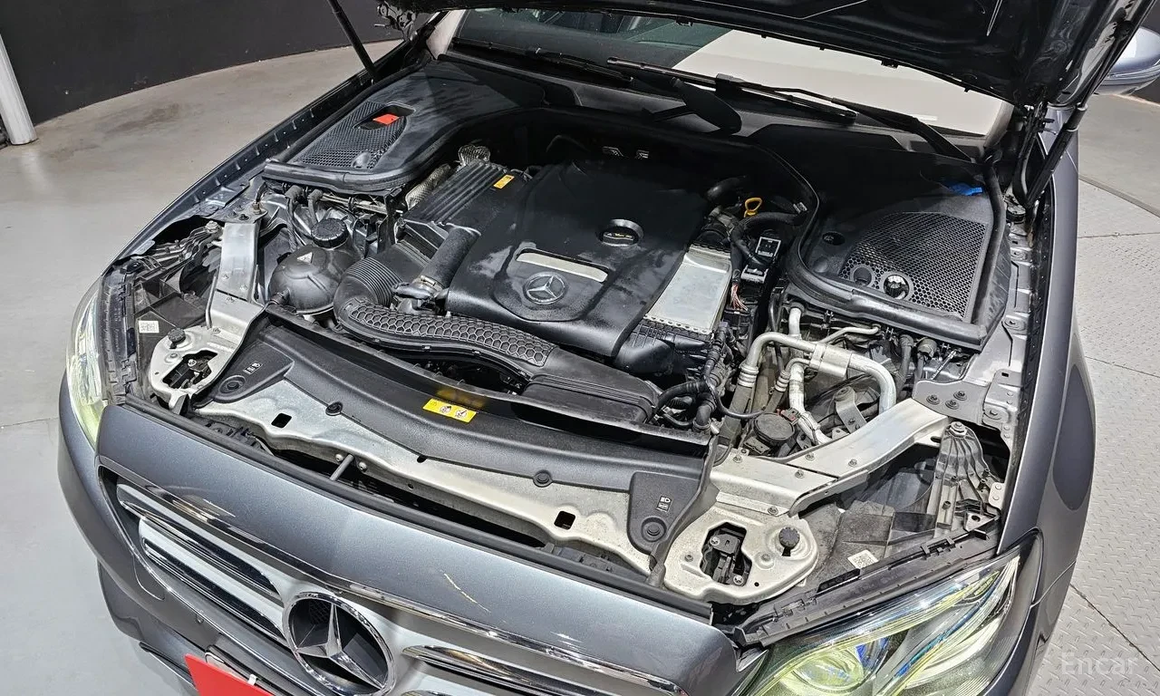 Mercedes-Benz E 300 4MATIC* ОБДУХВАНЕ* DIGITAL* 360 КАМЕРИ, снимка 6 - Автомобили и джипове - 54625492