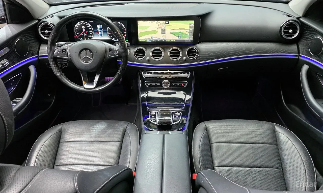 Mercedes-Benz E 300 4MATIC* ОБДУХВАНЕ* DIGITAL* 360 КАМЕРИ, снимка 7 - Автомобили и джипове - 54625492