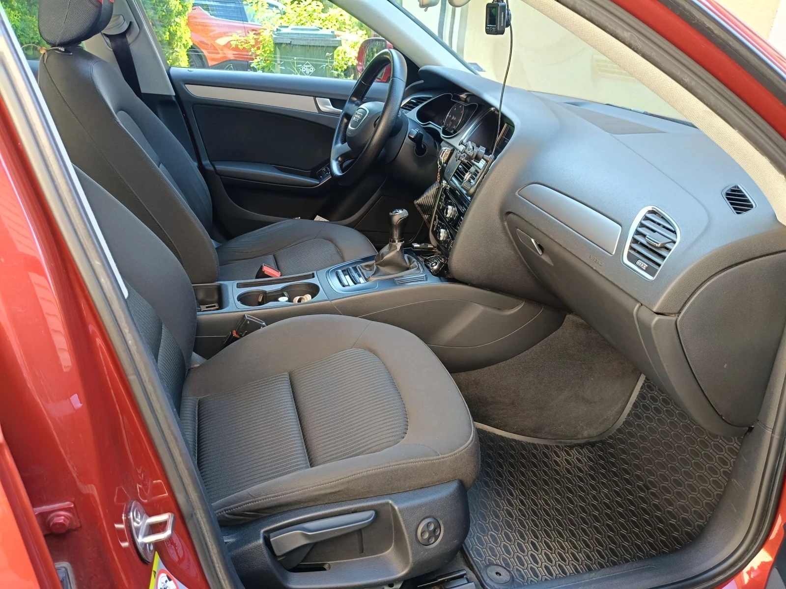 Audi A4, снимка 14 - Автомобили и джипове - 54672364