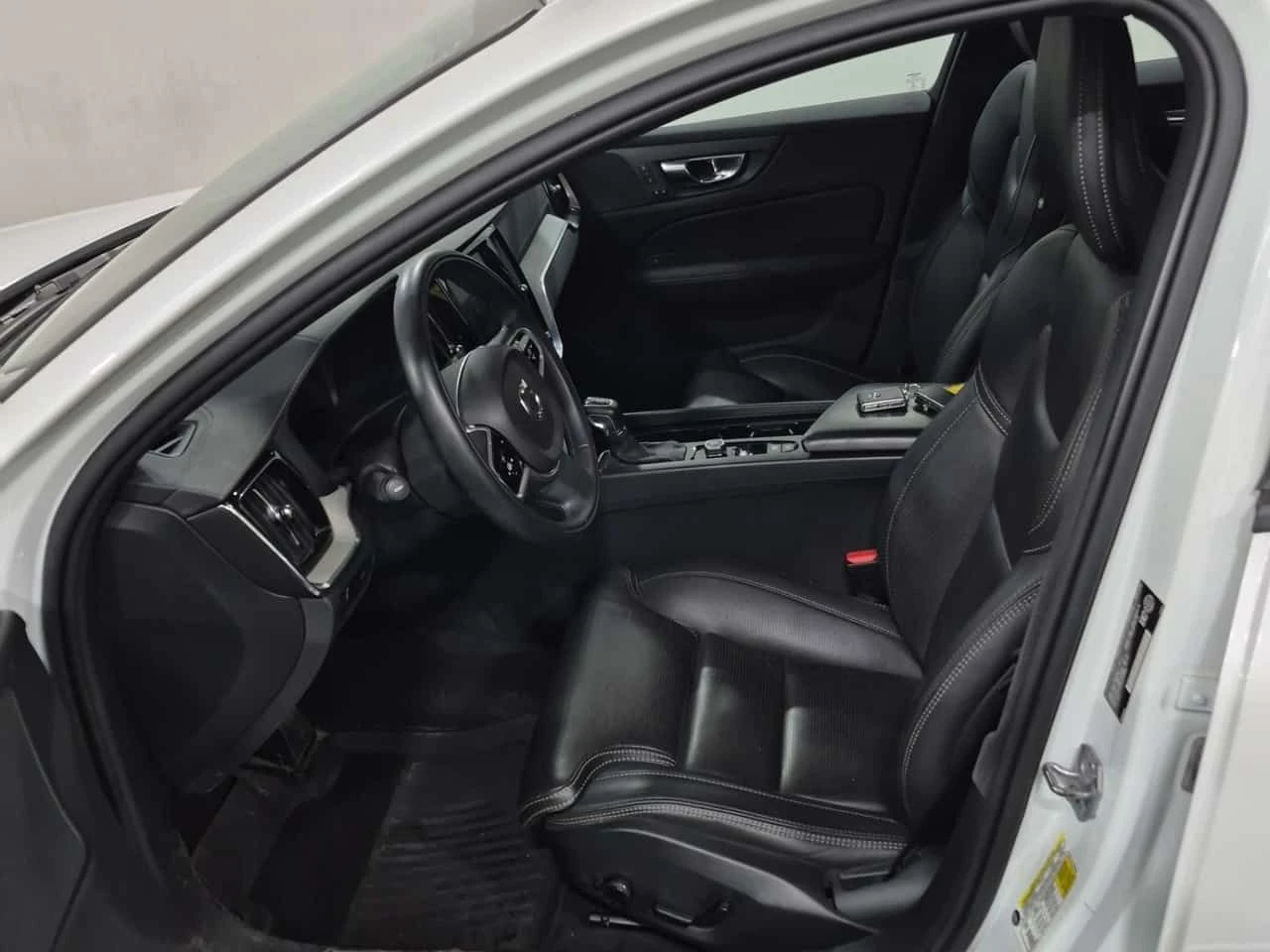 Volvo V60 * INSCRIPTION * CARFAX * ЦЕНА ДО БГ, снимка 8 - Автомобили и джипове - 54738795