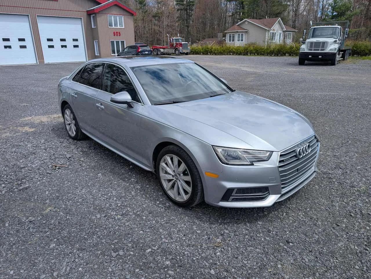 Audi A4 * Komfort * CARFAX * БЕЗ ПЪРВОНАЧАЛНА ВНОСКА, снимка 16 - Автомобили и джипове - 54776712