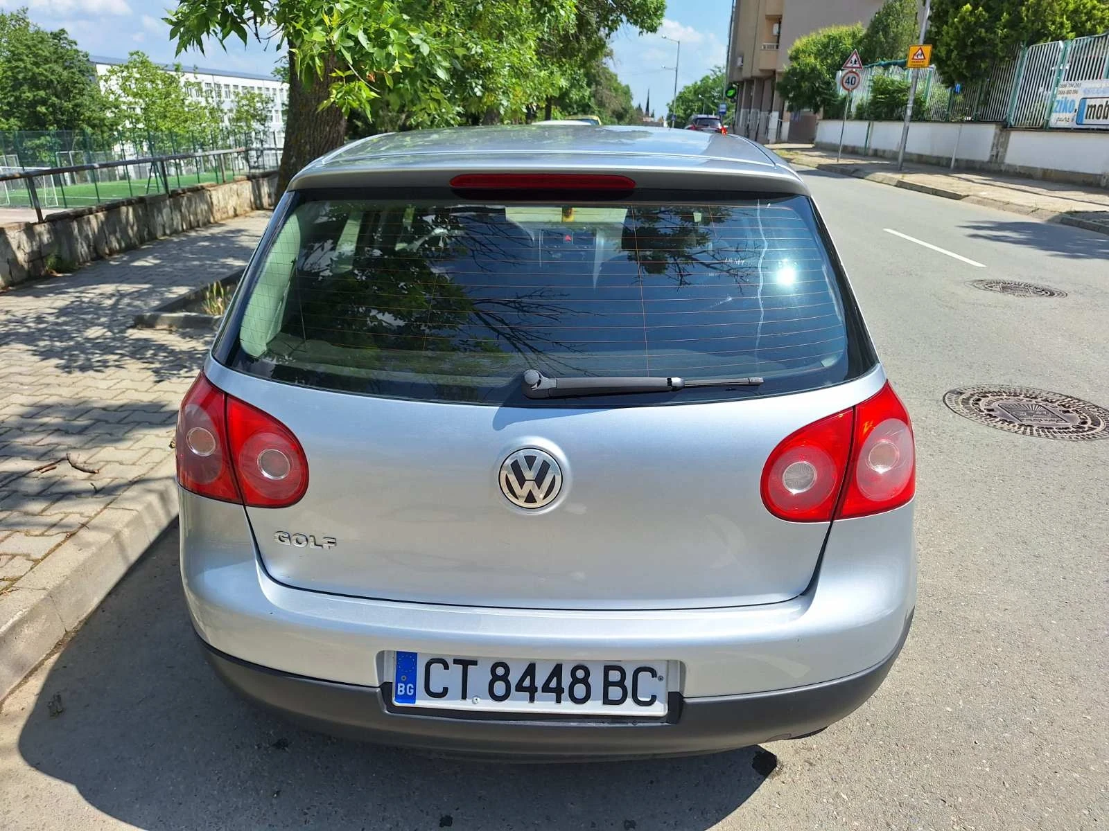 VW Golf 5 1.6 FSI, снимка 6 - Автомобили и джипове - 54797012