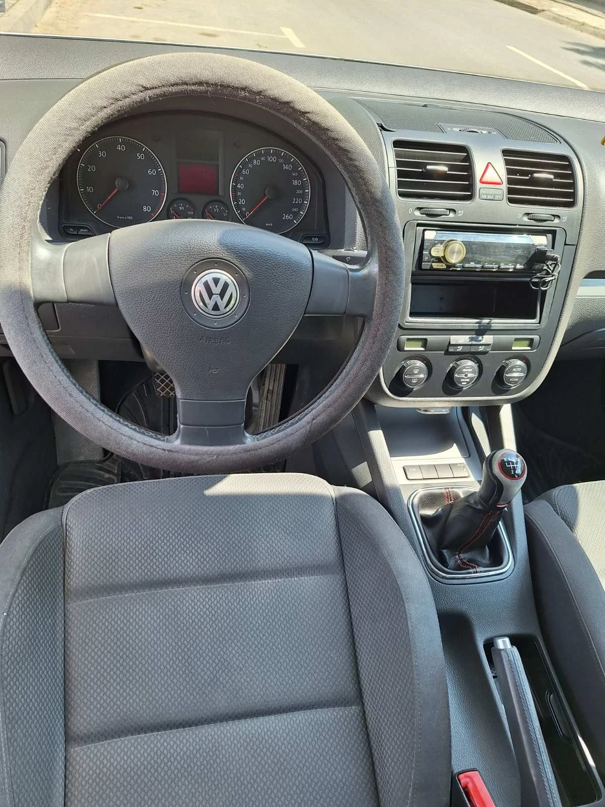 VW Golf 5 1.6 FSI, снимка 3 - Автомобили и джипове - 54797012