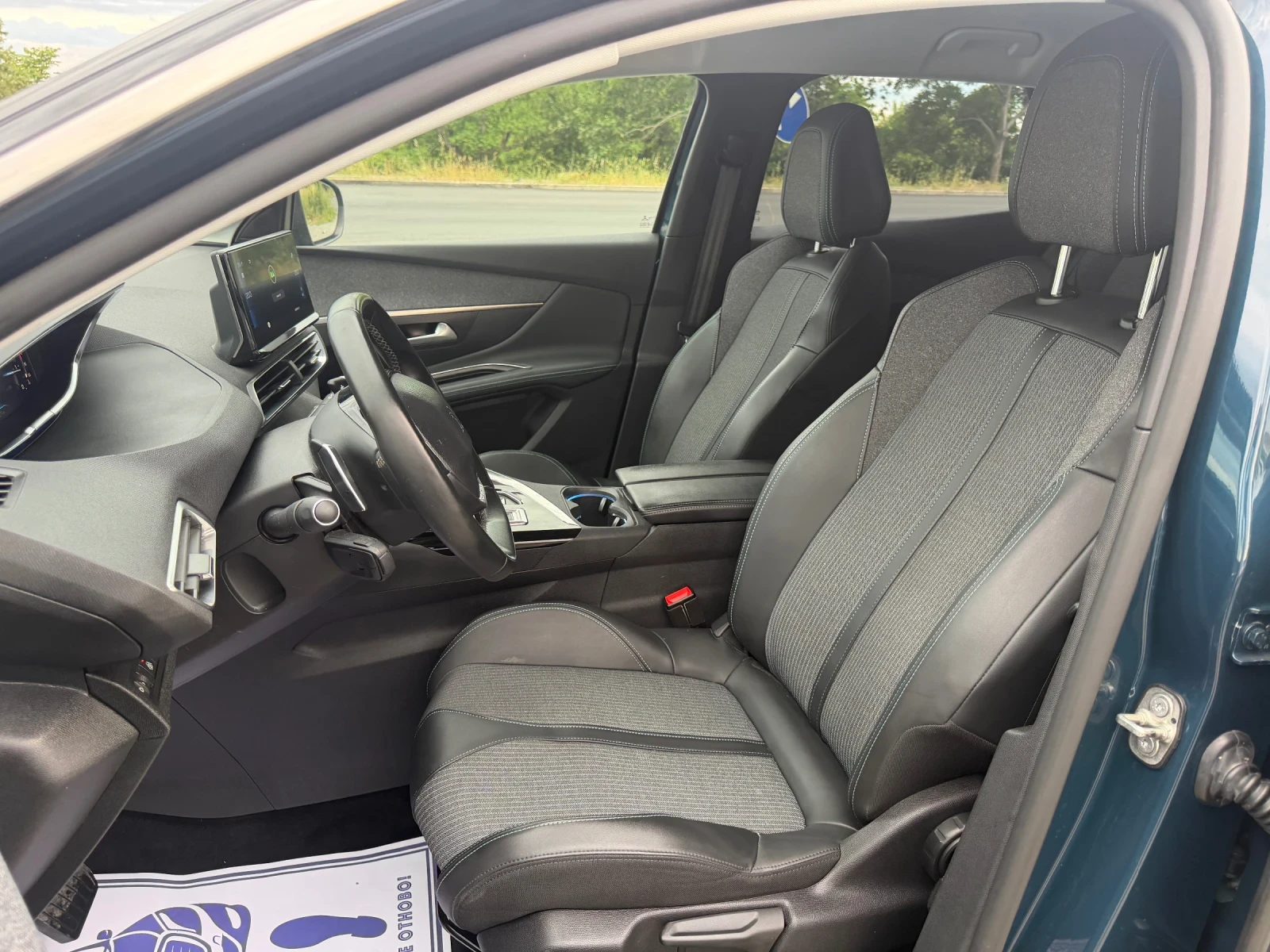 Peugeot 3008 Allure / АВТОМАТИК / 360 КАМЕРА / ЕВРО6 /132 000км, снимка 13 - Автомобили и джипове - 54826175
