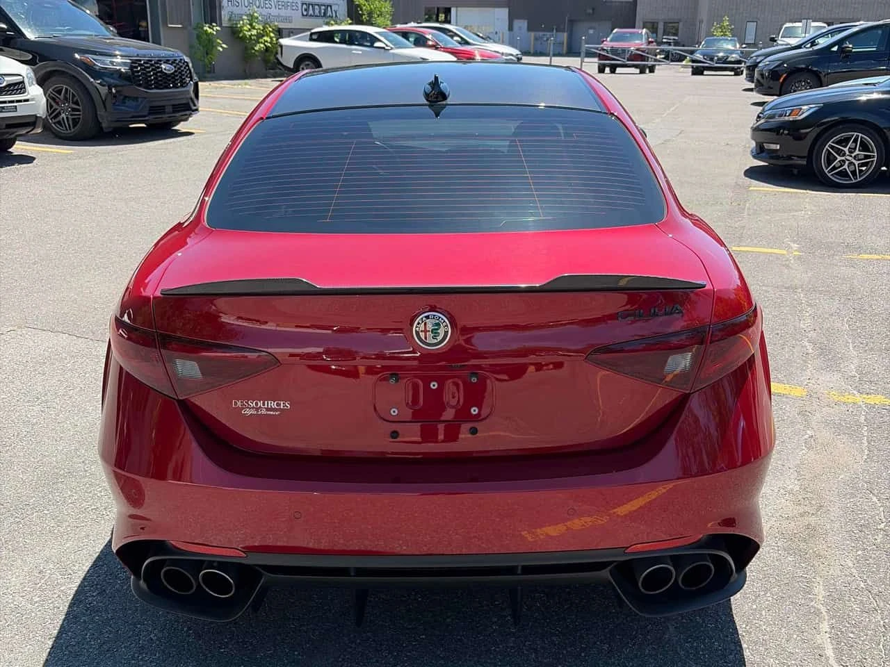 Alfa Romeo Giulia * Quadrifoglio * CARFAX * БЕЗ ПЪРВОНАЧАЛНА ВНОСКА, снимка 4 - Автомобили и джипове - 54841463
