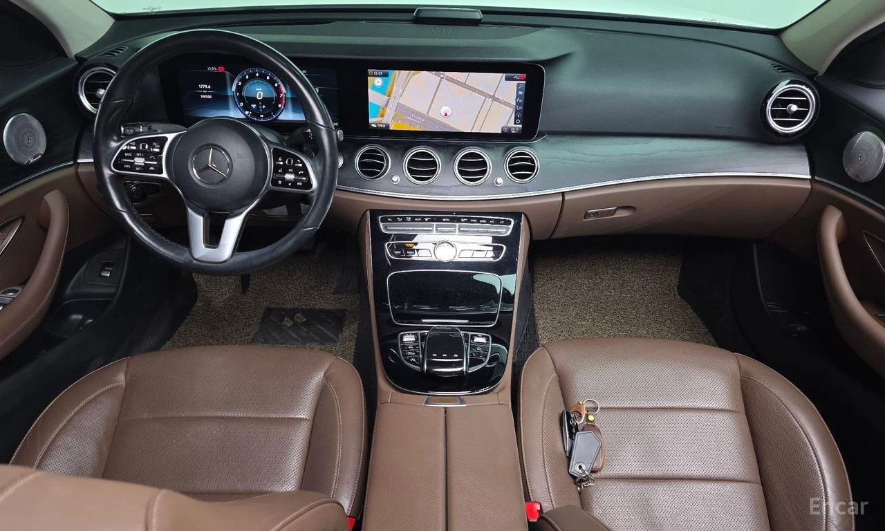 Mercedes-Benz E 300 BURMESTER* ДИГИТАЛНО* ТАБЛО* ОБДУХВАНЕ* 360КАМЕРА*, снимка 6 - Автомобили и джипове - 54856199