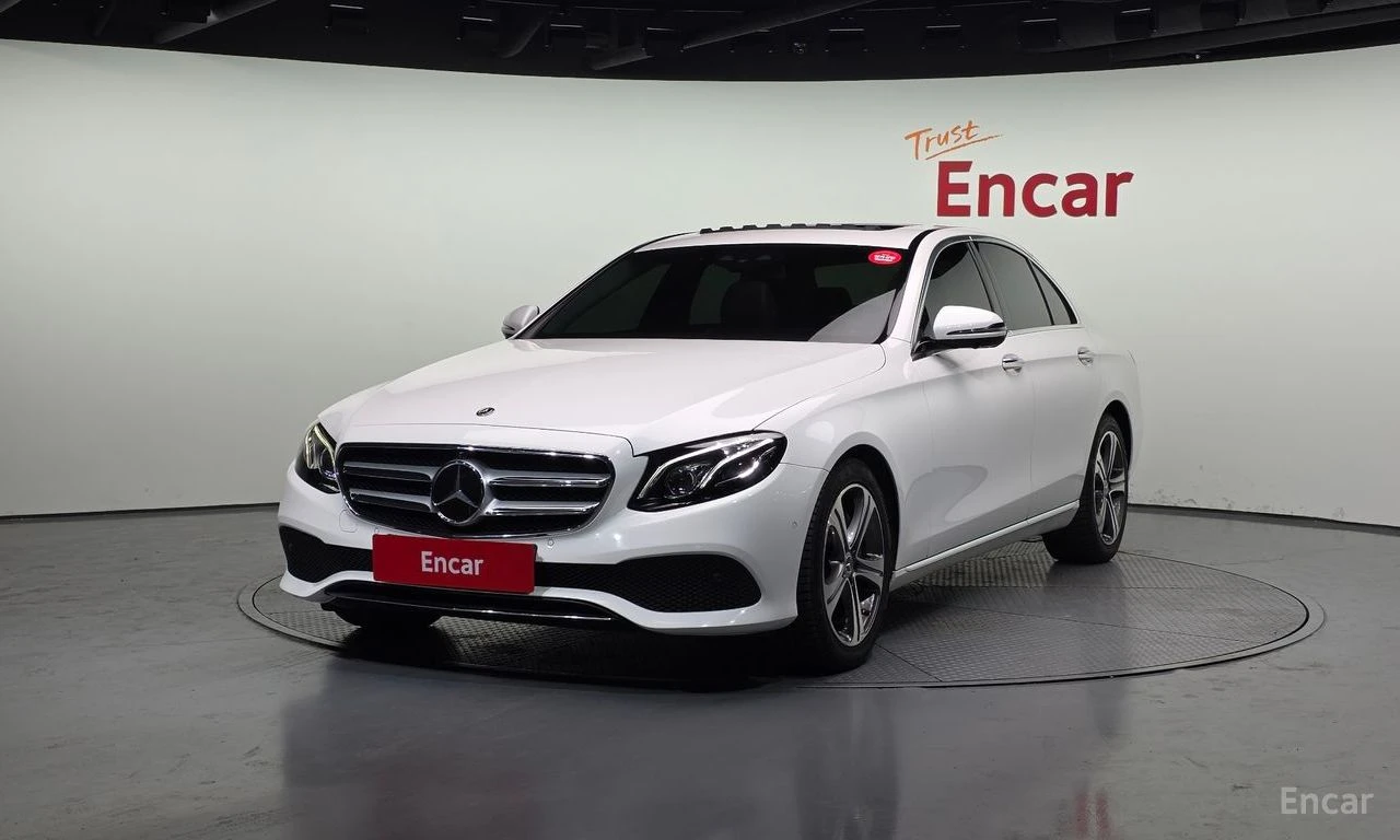 Mercedes-Benz E 300 BURMESTER* ДИГИТАЛНО* ТАБЛО* ОБДУХВАНЕ* 360КАМЕРА*