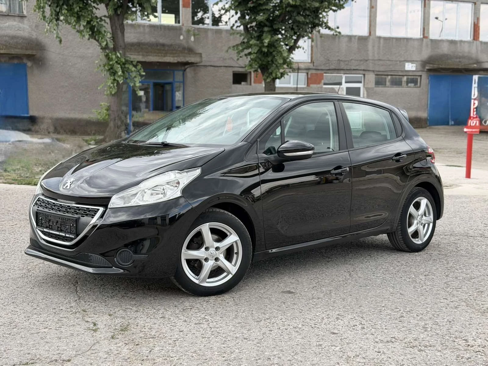Peugeot 208 1.2 VTI* 2016г.* 100 000 KM.