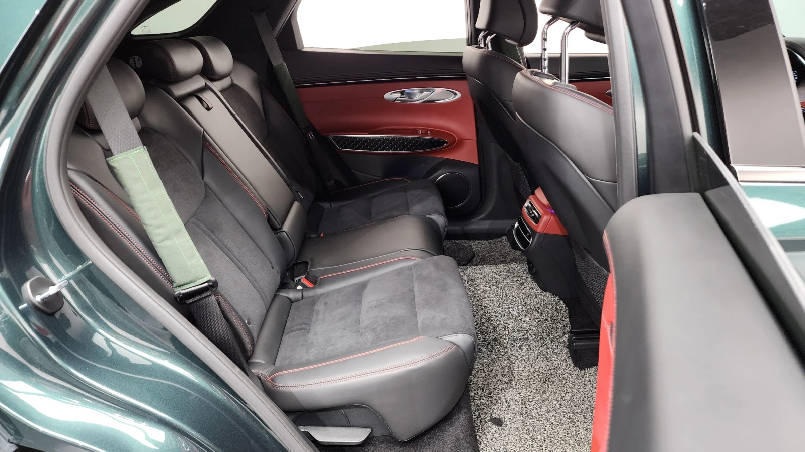 Genesis GV70 2.5* ЕЛ. БАГАЖНИК* BLIND SPOT* КРАЙНА ЦЕНА, снимка 12 - Автомобили и джипове - 55238025