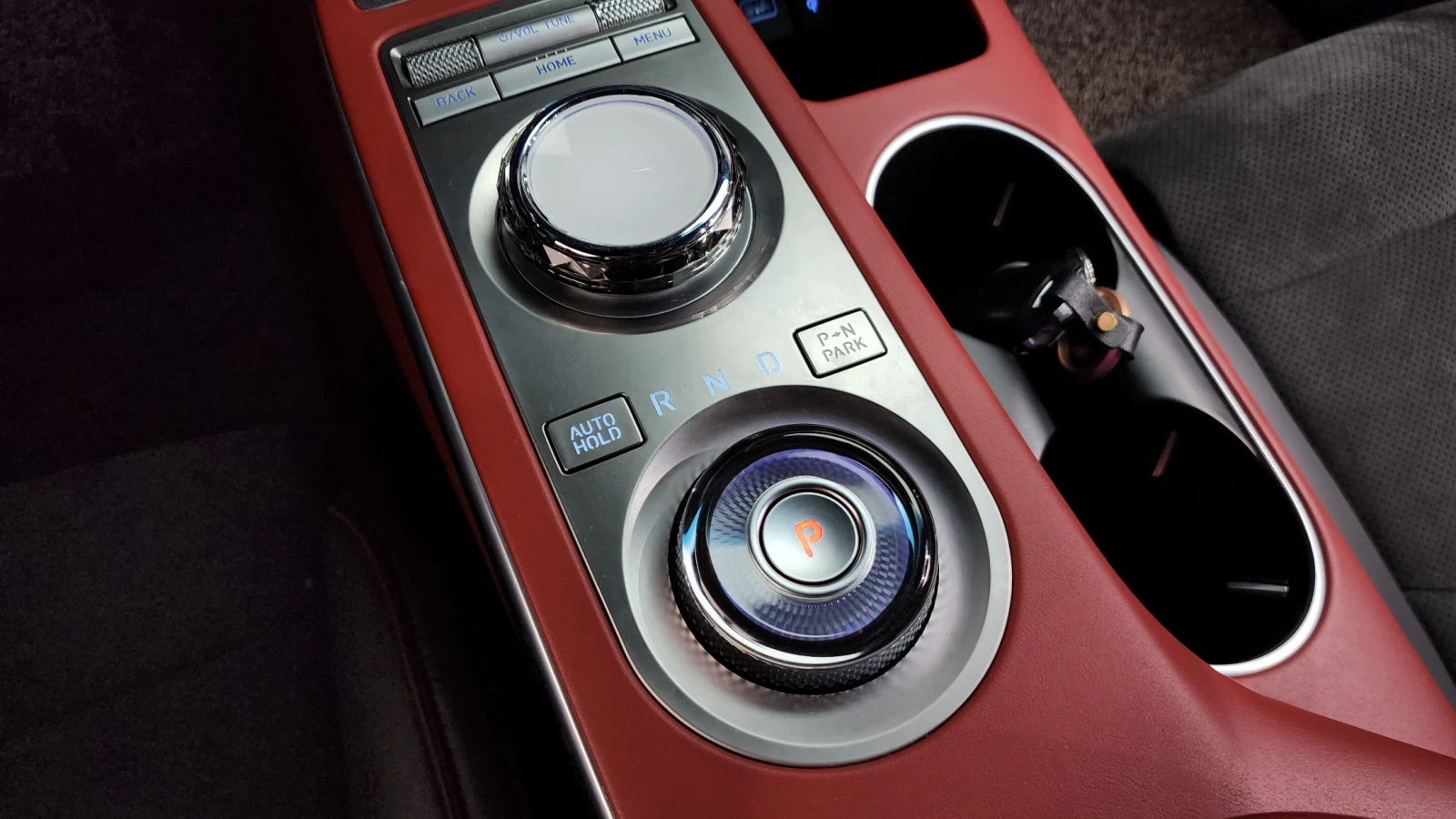 Genesis GV70 2.5* ЕЛ. БАГАЖНИК* BLIND SPOT* КРАЙНА ЦЕНА, снимка 9 - Автомобили и джипове - 55238025