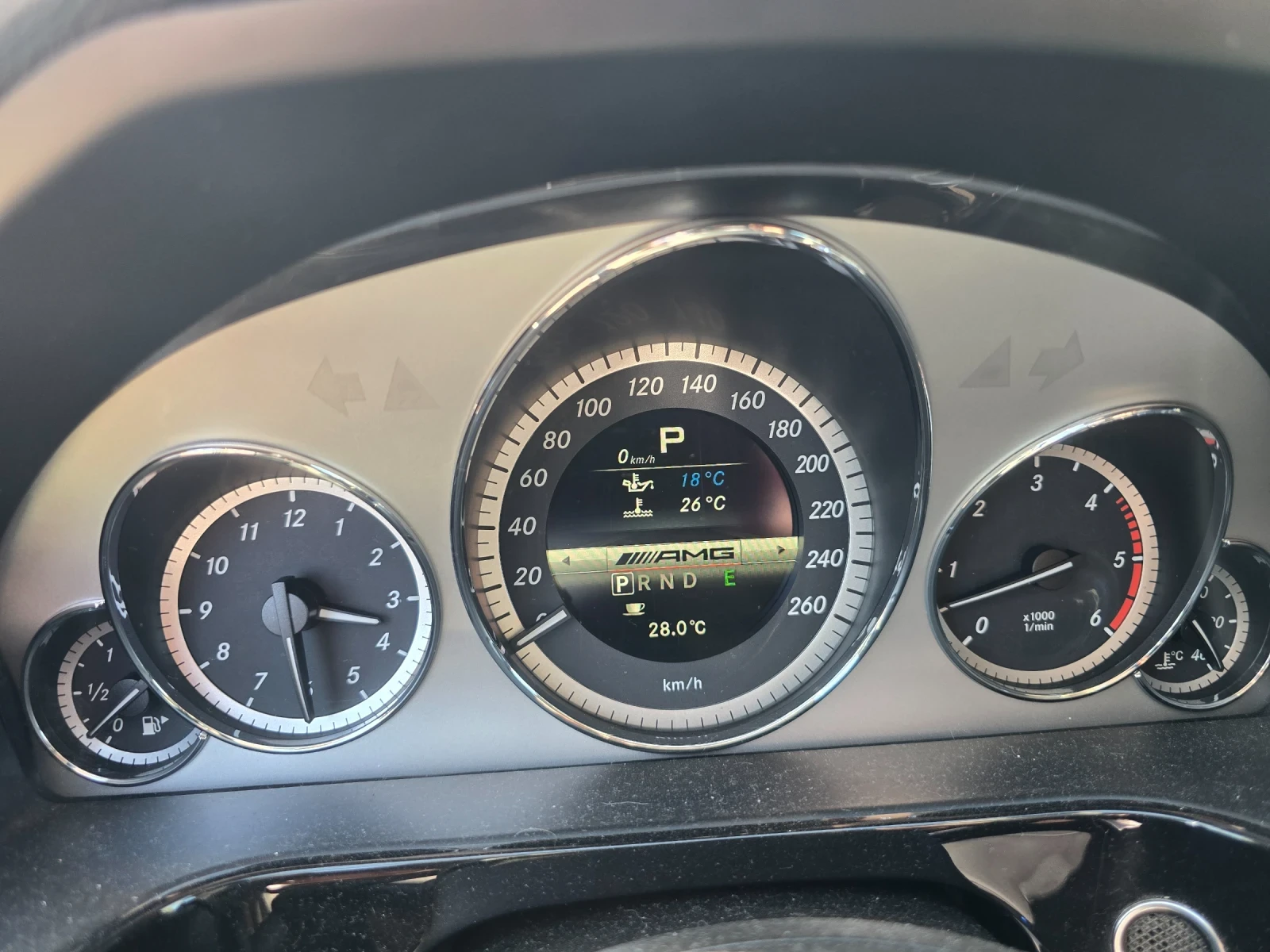 Mercedes-Benz E 350 4 matik AMG activ saund, снимка 14 - Автомобили и джипове - 55740631