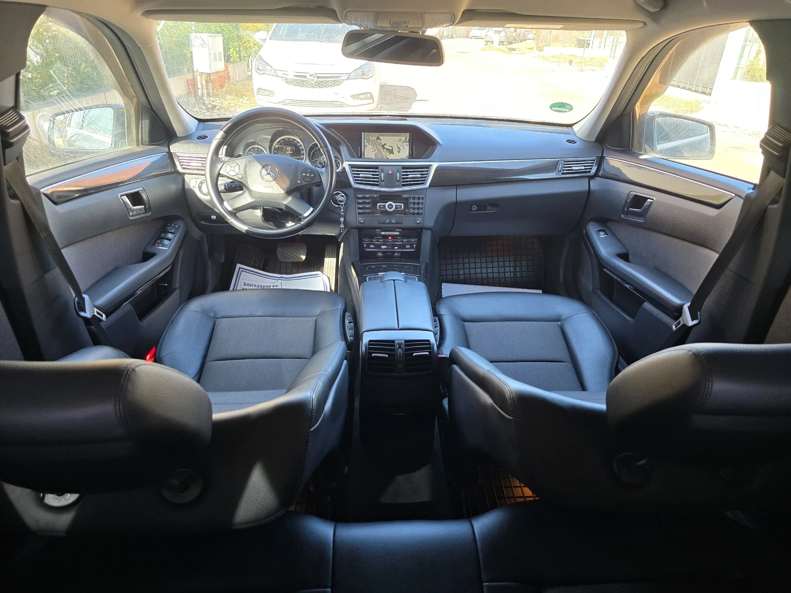 Mercedes-Benz E 350 4 matik AMG activ saund, снимка 11 - Автомобили и джипове - 55589702