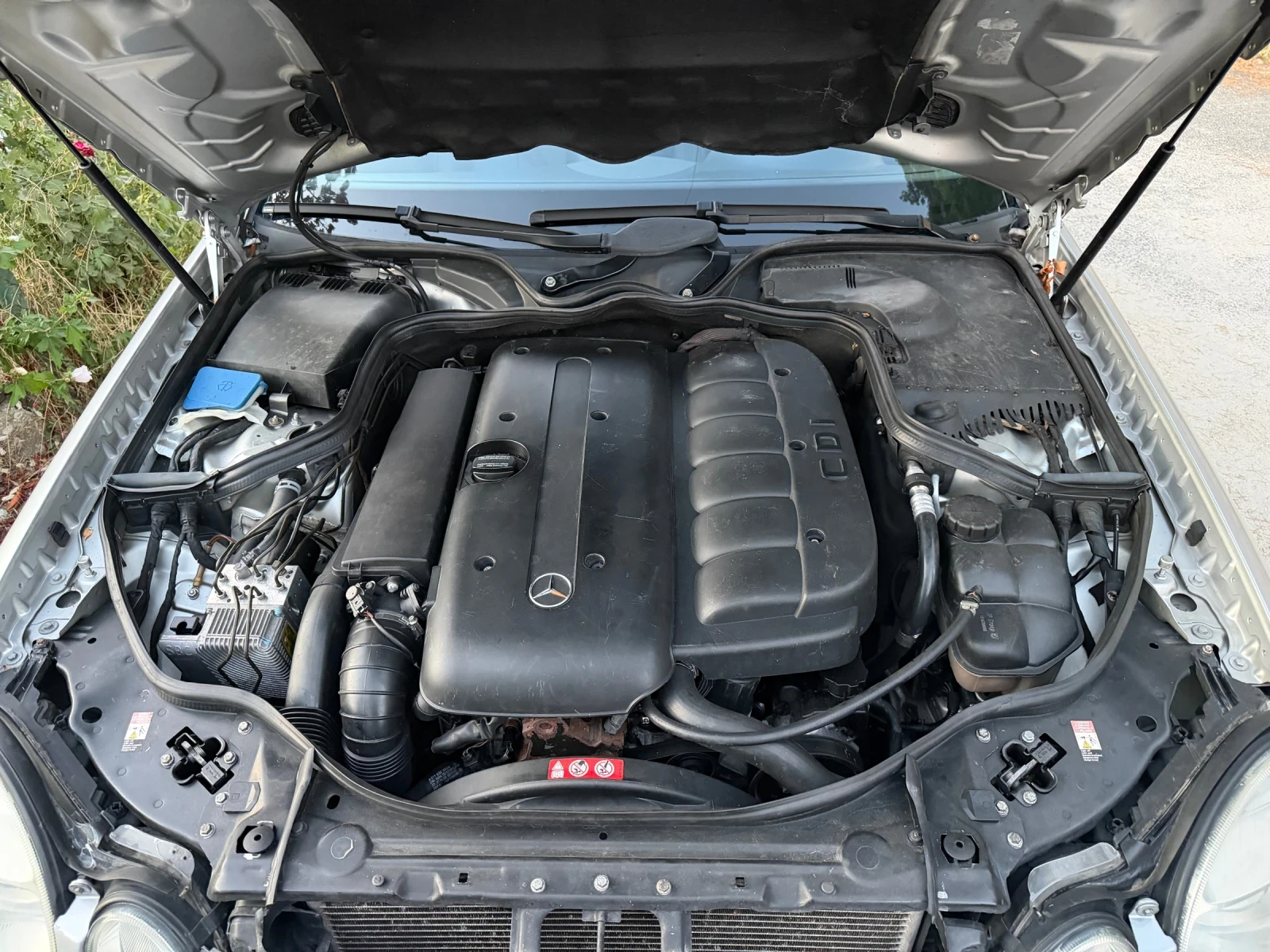 Mercedes-Benz E 320 3.2CDI, снимка 8 - Автомобили и джипове - 55695048
