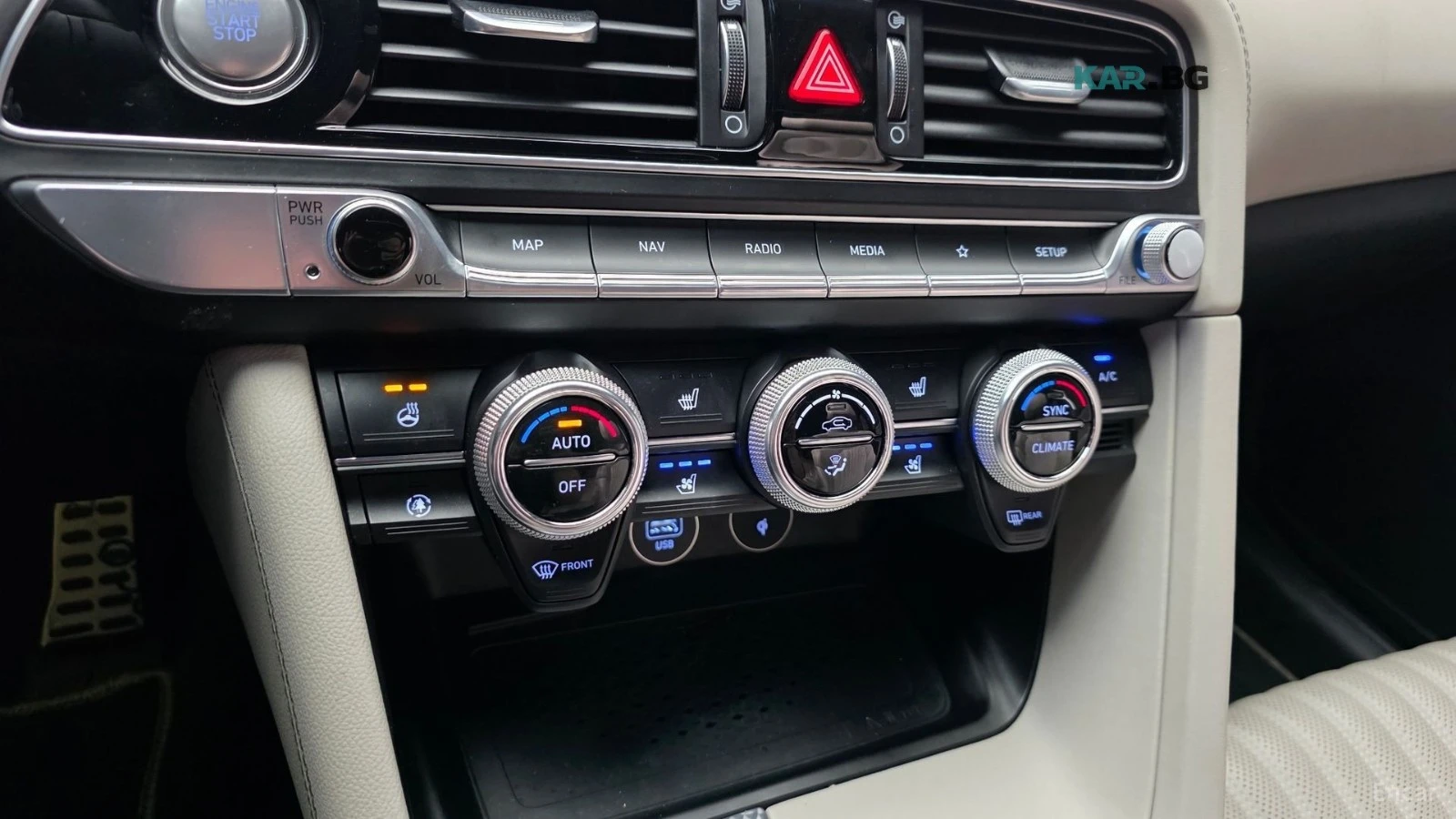 Genesis G70 Shooting Brake* 2.0T* 4WD* ПОДГР* ОБДУХВ* ПАНО* HU, снимка 14 - Автомобили и джипове - 55978399