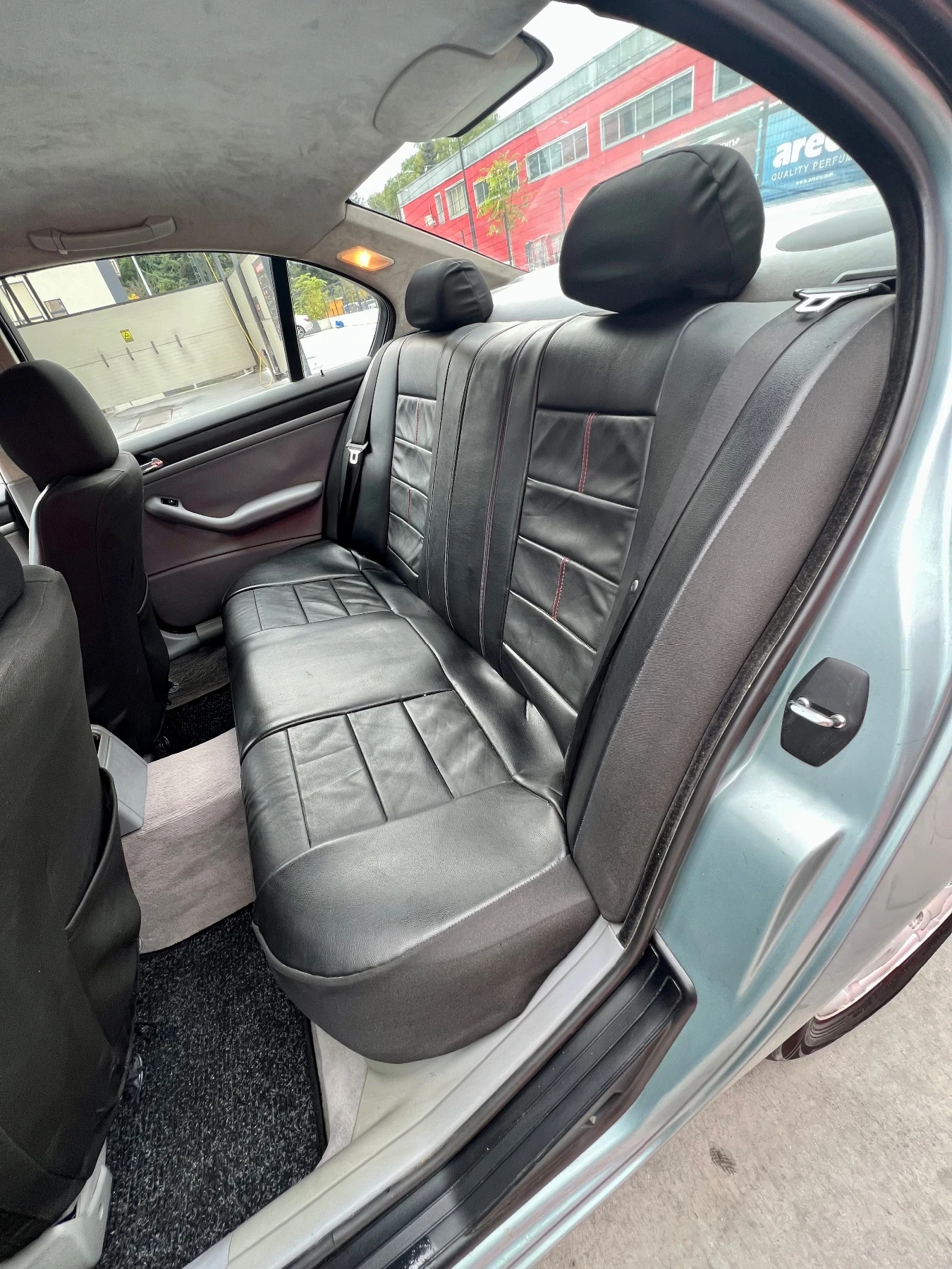 BMW 320 2.0d 150 Face Алкантара, снимка 9 - Автомобили и джипове - 56565205
