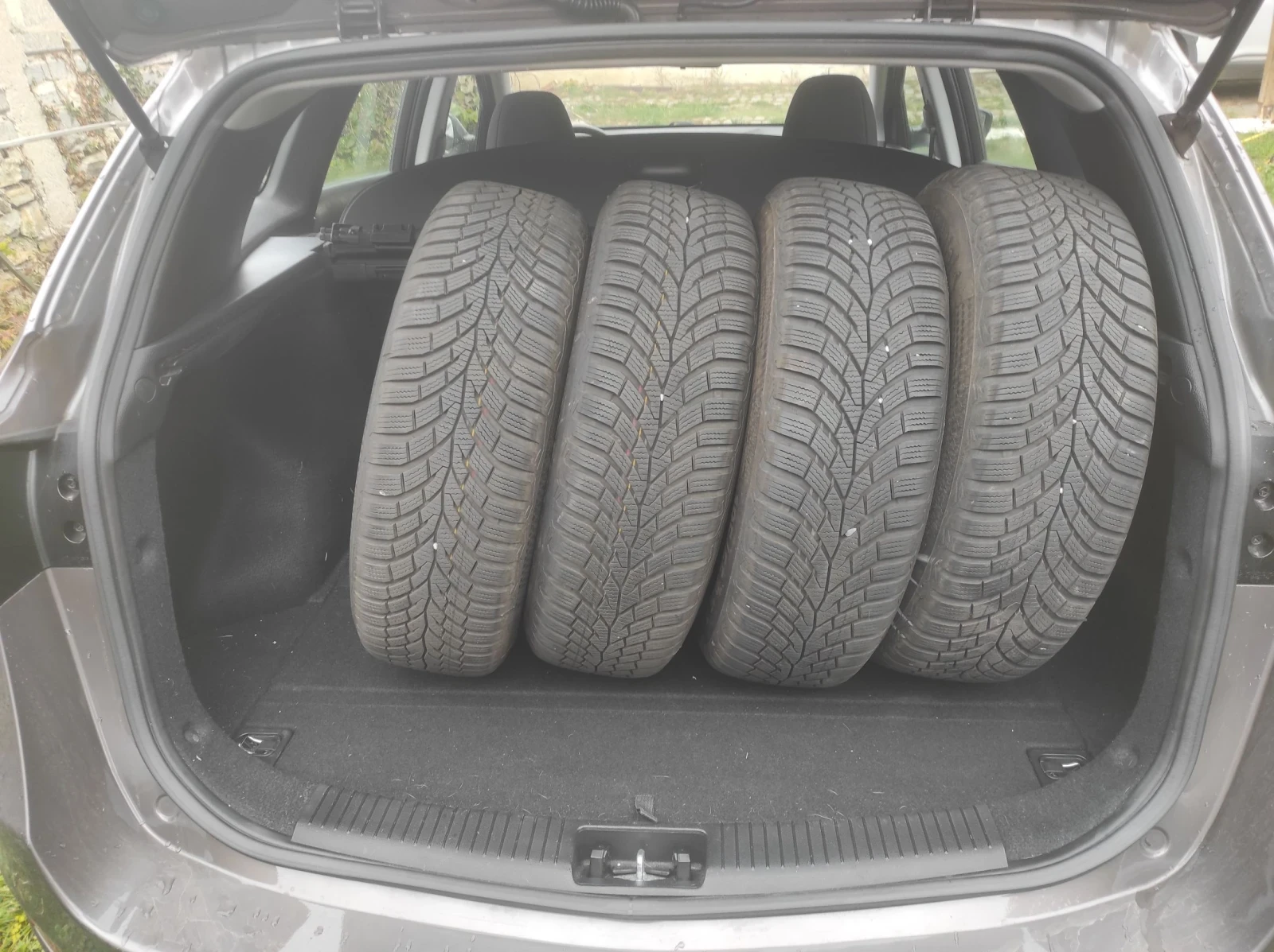 Hyundai I30 1.6i Швейцария!, снимка 9 - Автомобили и джипове - 56723105
