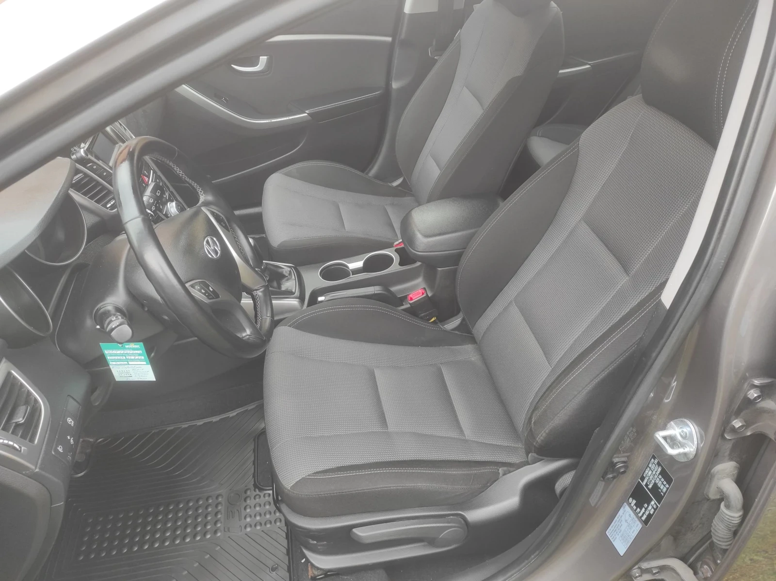 Hyundai I30 1.6i Швейцария!, снимка 7 - Автомобили и джипове - 56723105