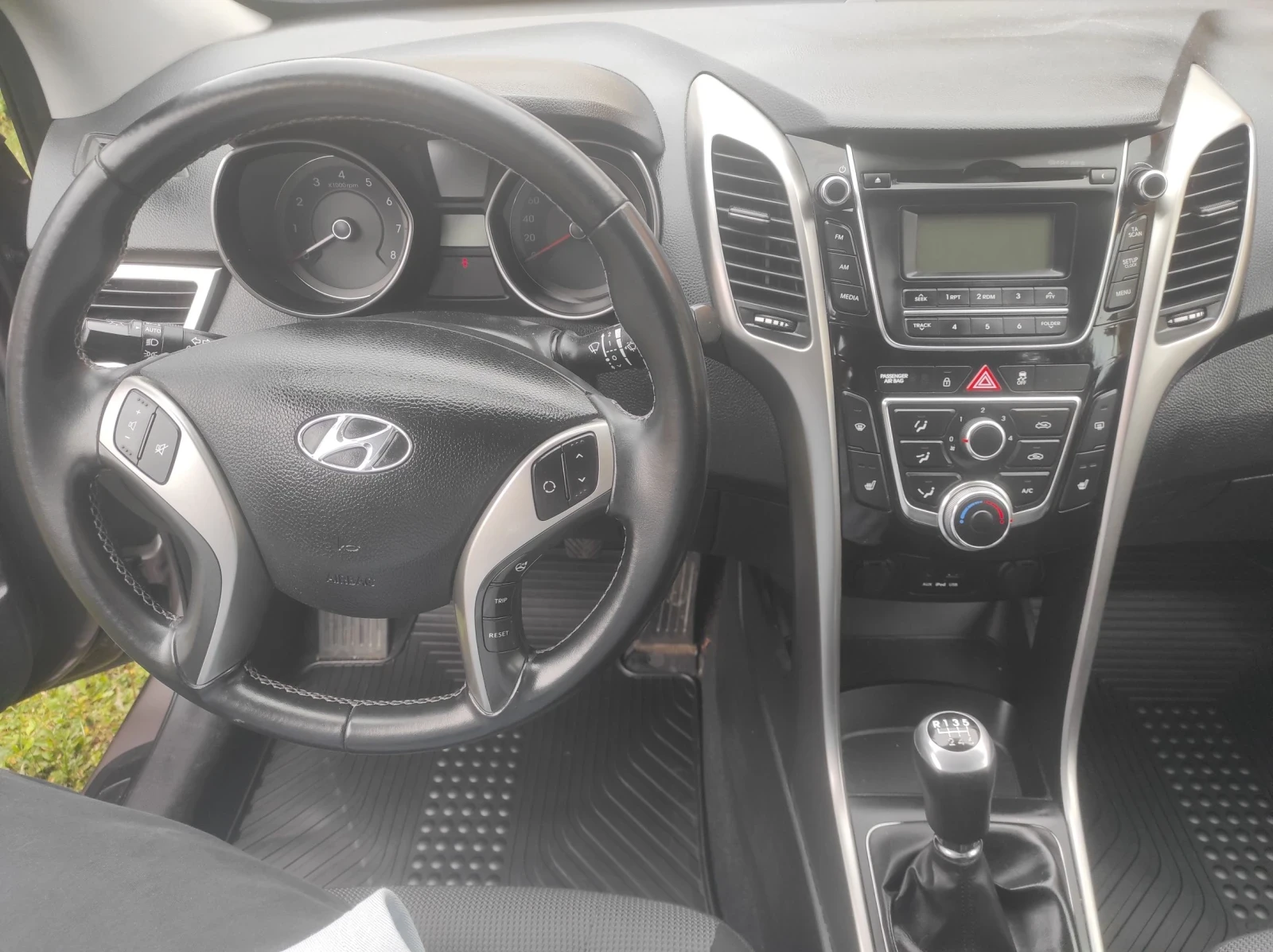 Hyundai I30 1.6i Швейцария!, снимка 5 - Автомобили и джипове - 56723105