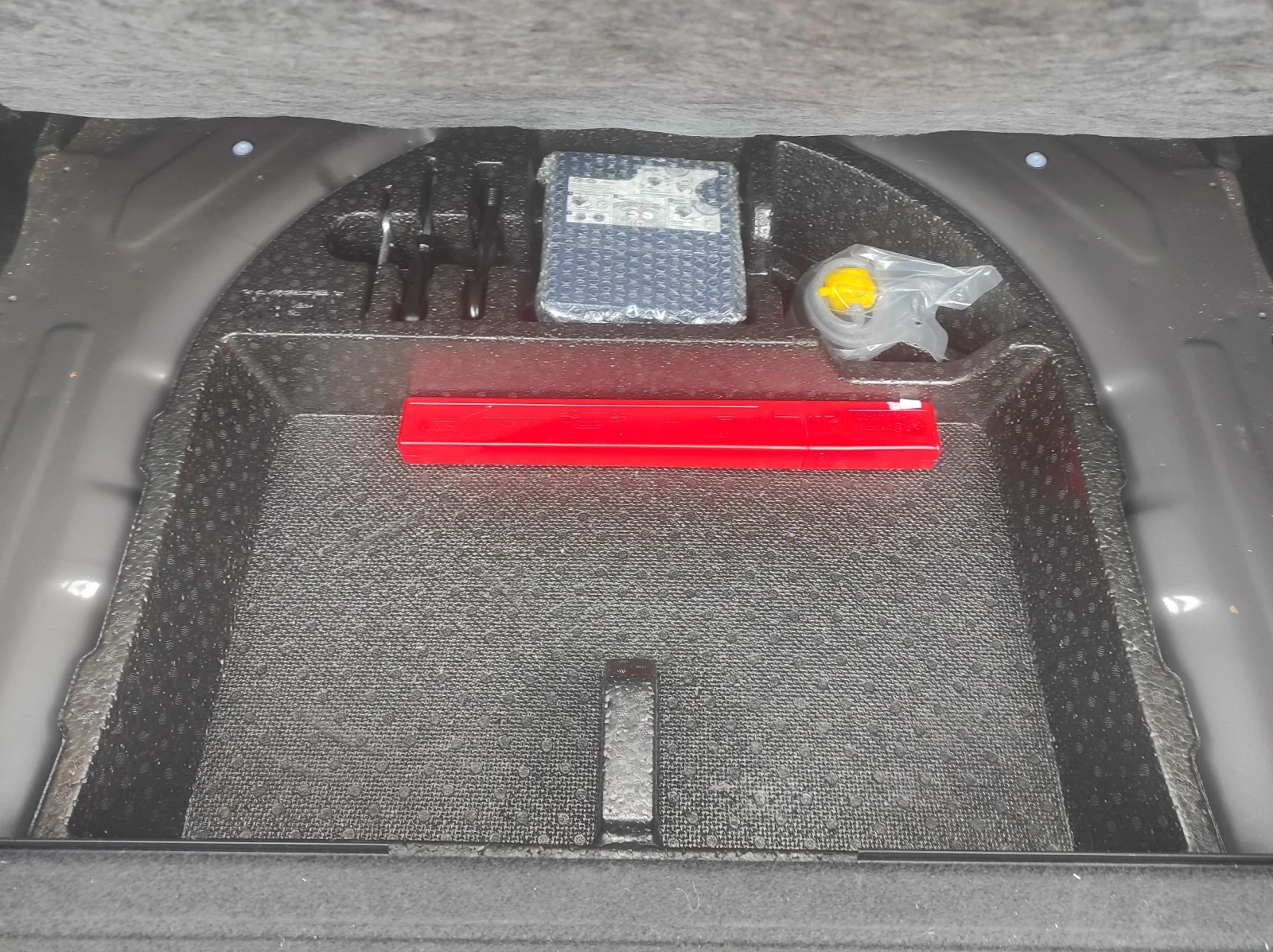 Hyundai I30 1.6i Швейцария!, снимка 14 - Автомобили и джипове - 56723105