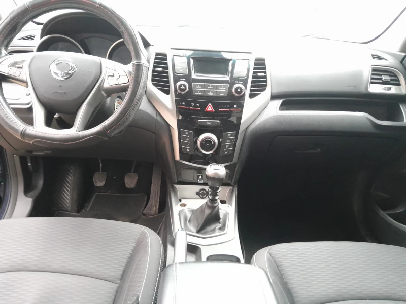 SsangYong Tivoli, снимка 12 - Автомобили и джипове - 48257560