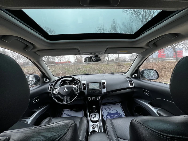 Mitsubishi Outlander 2.4i NAVI SWISS EDITION, снимка 8 - Автомобили и джипове - 49322740