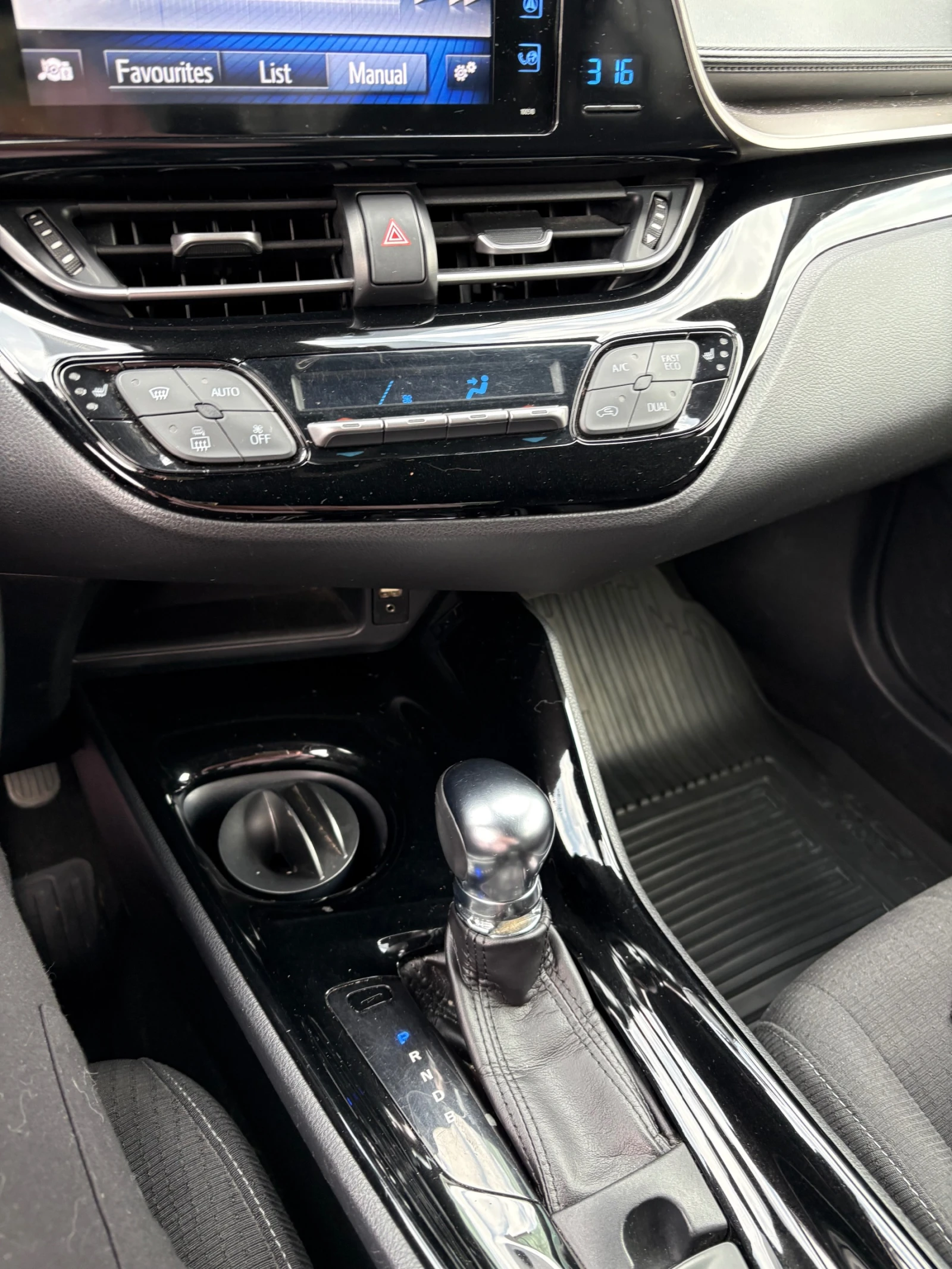 Toyota C-HR, снимка 9 - Автомобили и джипове - 53688163