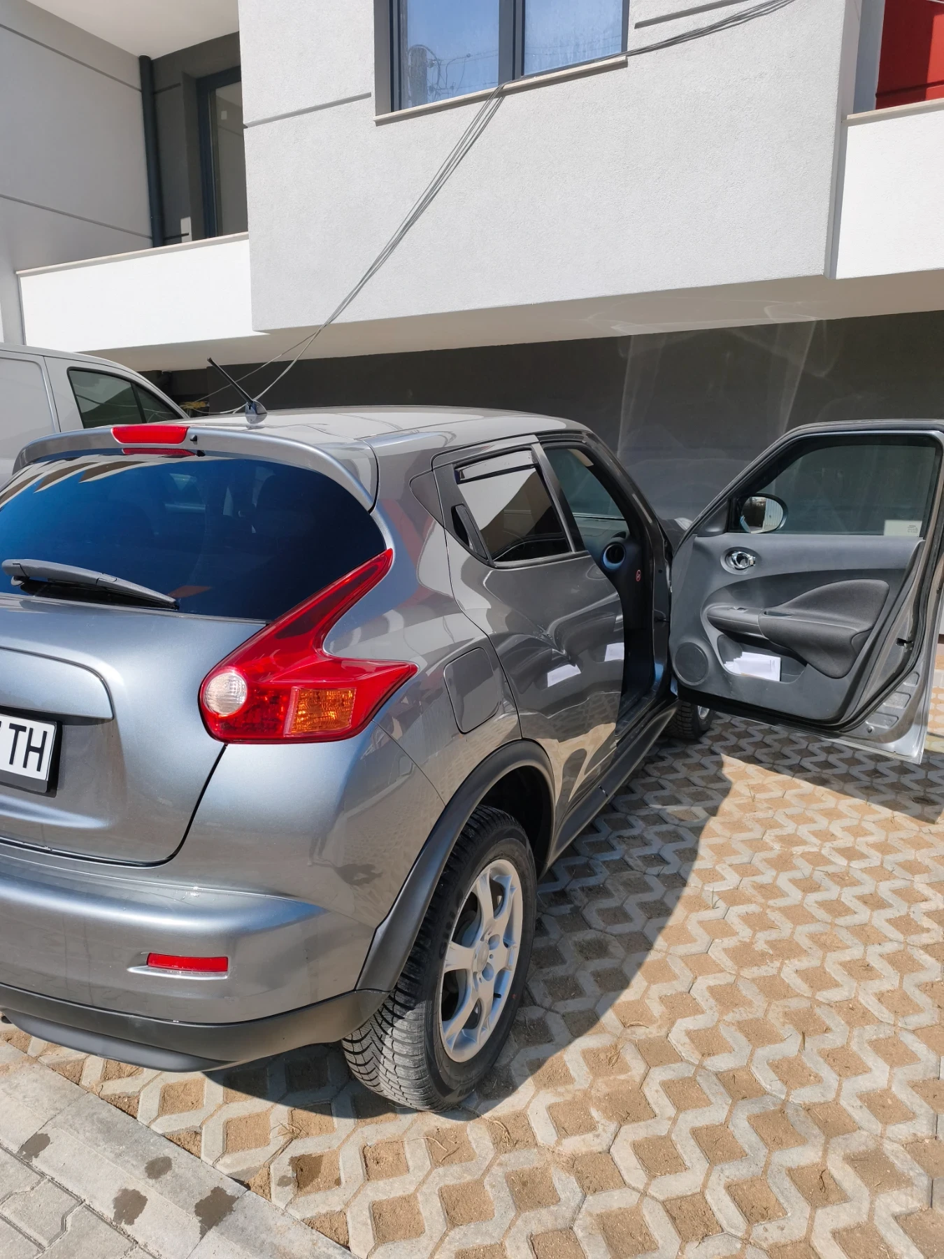 Nissan Juke, снимка 4 - Автомобили и джипове - 53810222