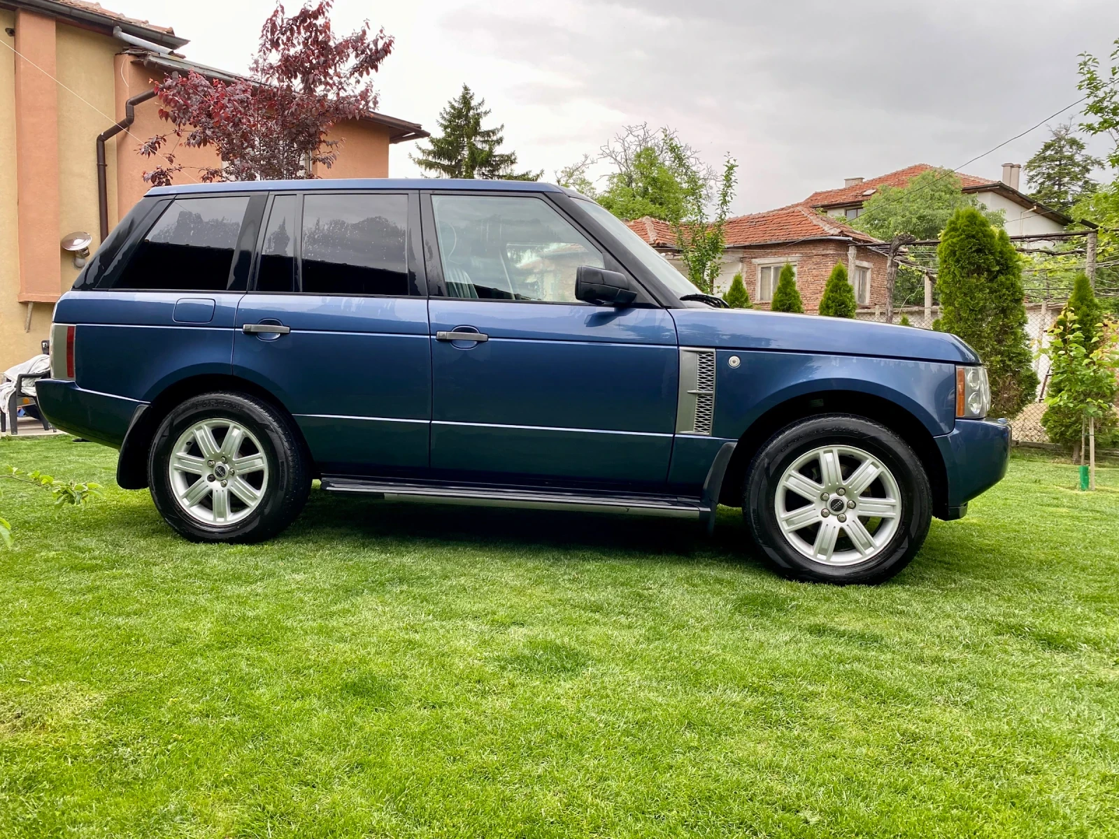 Land Rover Range rover Vogue 208кс.