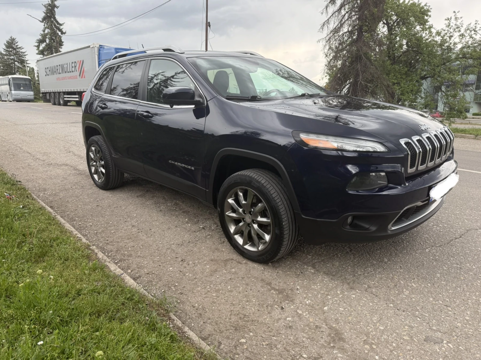Jeep Cherokee 2.4 MultiAir2 Limited, снимка 2 - Автомобили и джипове - 54575049