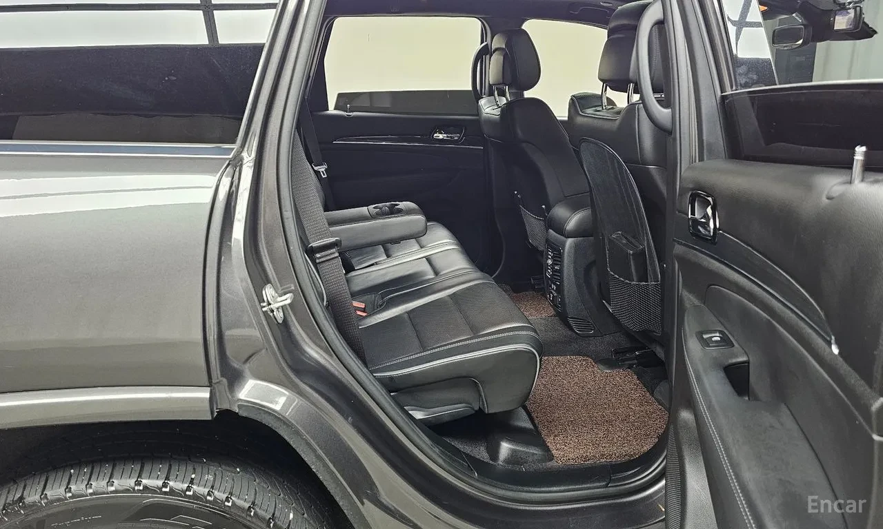 Jeep Grand cherokee 3.6 OVERLAND / ОБДУХ / DISTRONIC / PANO / ВЪЗДУХ, снимка 15 - Автомобили и джипове - 54719021
