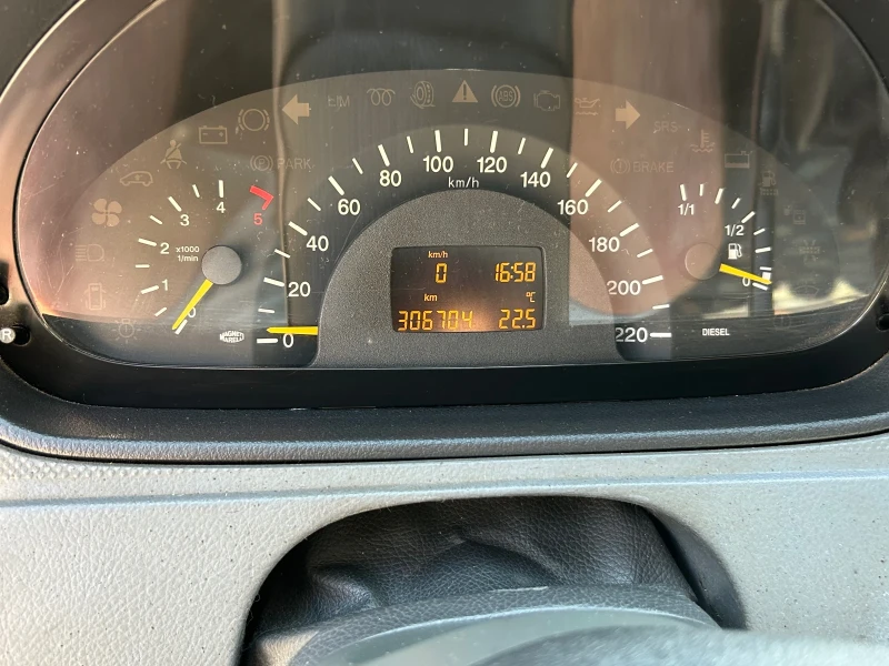 Mercedes-Benz Vito, снимка 16 - Бусове и автобуси - 52502263