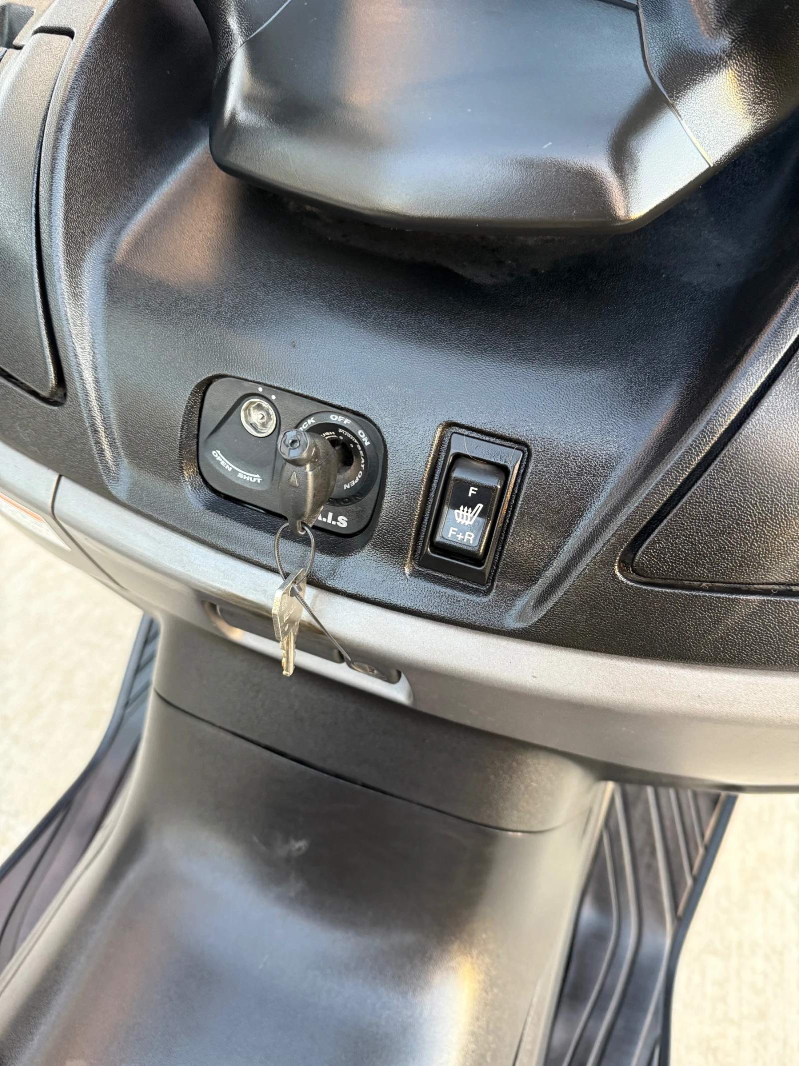 Suzuki Burgman 2017 650  - изображение 10