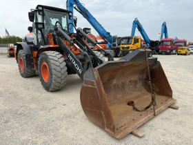 Челен товарач Hitachi ZW 180-6 КАНТАР, снимка 14