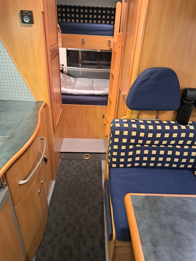 Кемпер HYMER / ERIBA C524, снимка 9 - Каравани и кемпери - 47175956