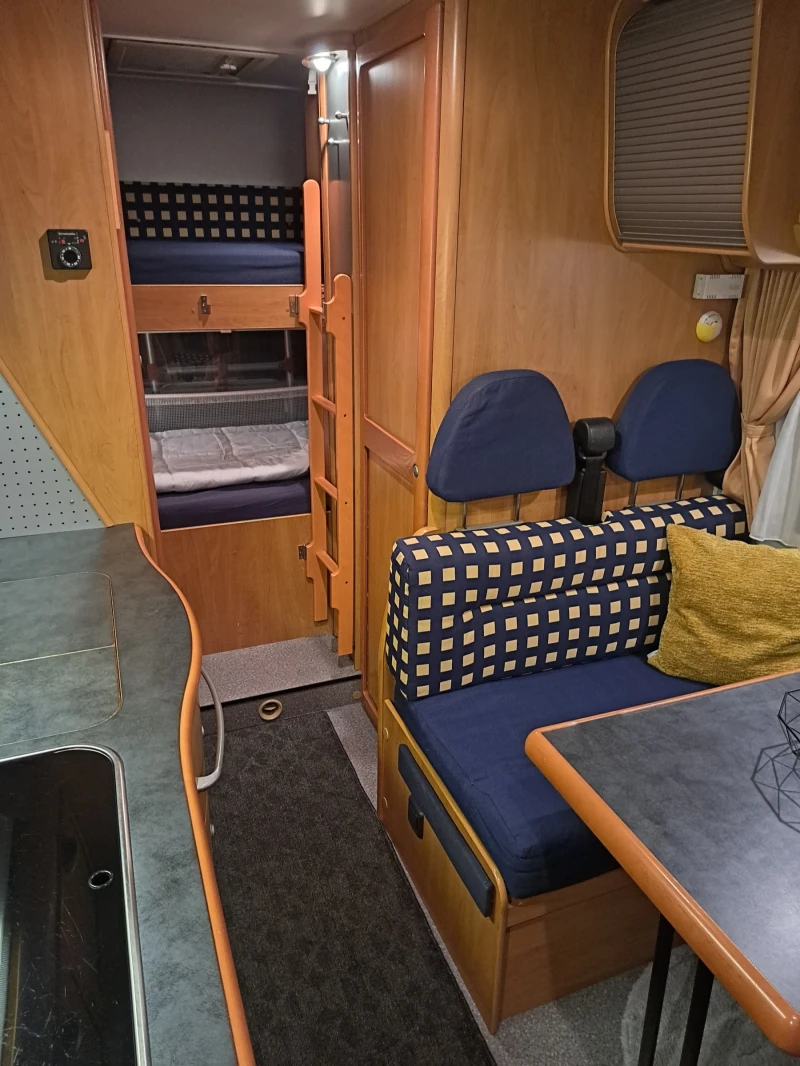 Кемпер HYMER / ERIBA C524, снимка 6 - Каравани и кемпери - 47175956