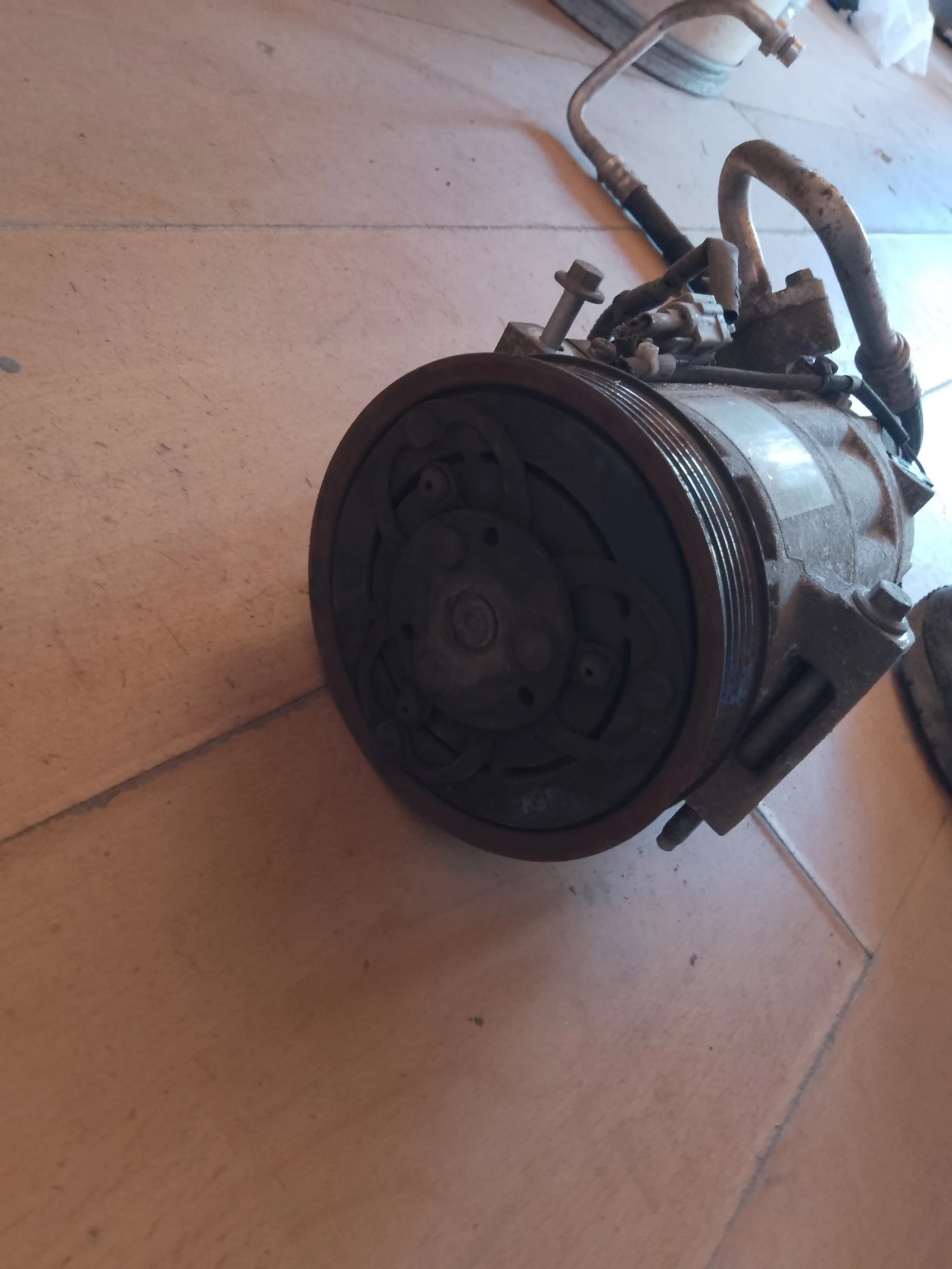 9260022352R     4 | Mobile.bg   2