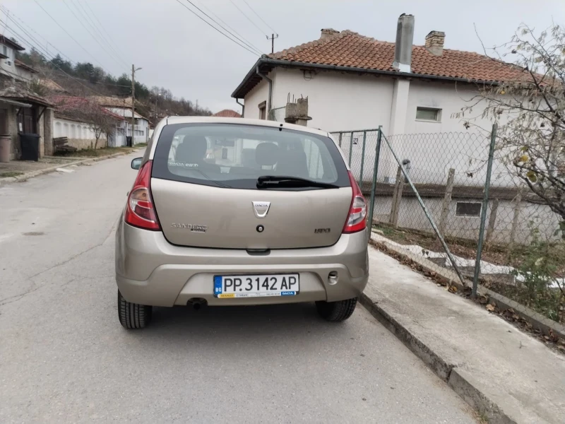 Dacia Sandero, снимка 8 - Автомобили и джипове - 48079419