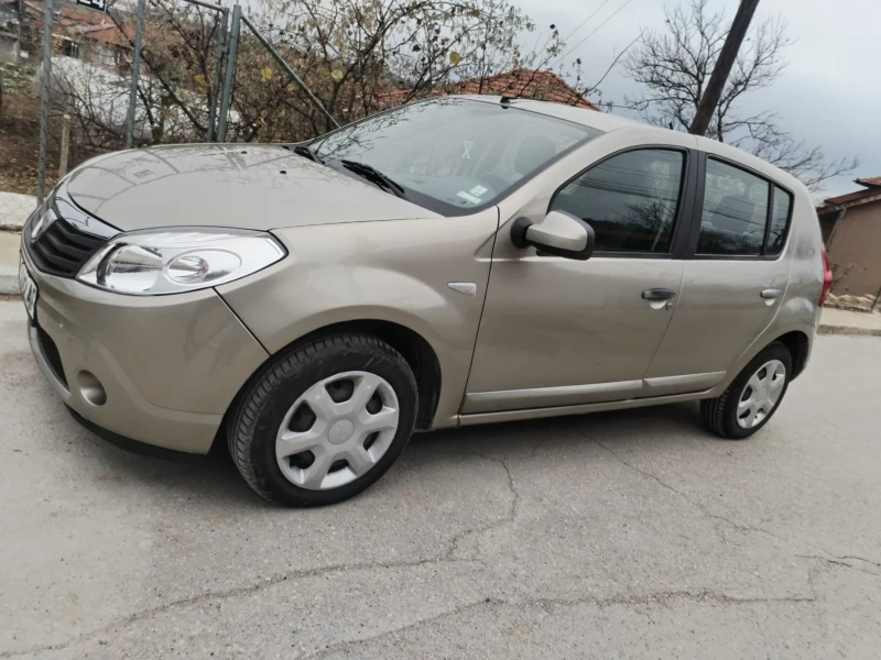 Dacia Sandero, снимка 9 - Автомобили и джипове - 48079419