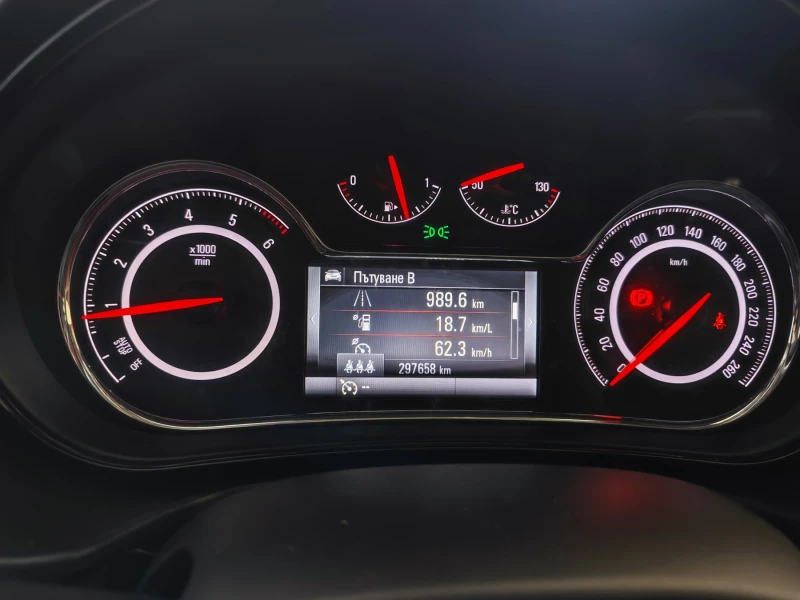 Opel Insignia, снимка 4 - Автомобили и джипове - 52723763