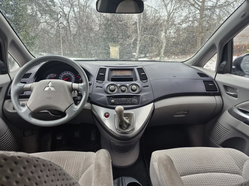Mitsubishi Grandis, снимка 10 - Автомобили и джипове - 53120109