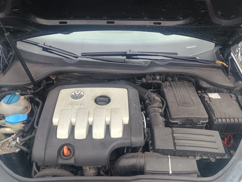 VW Golf 5, снимка 12 - Автомобили и джипове - 53274524