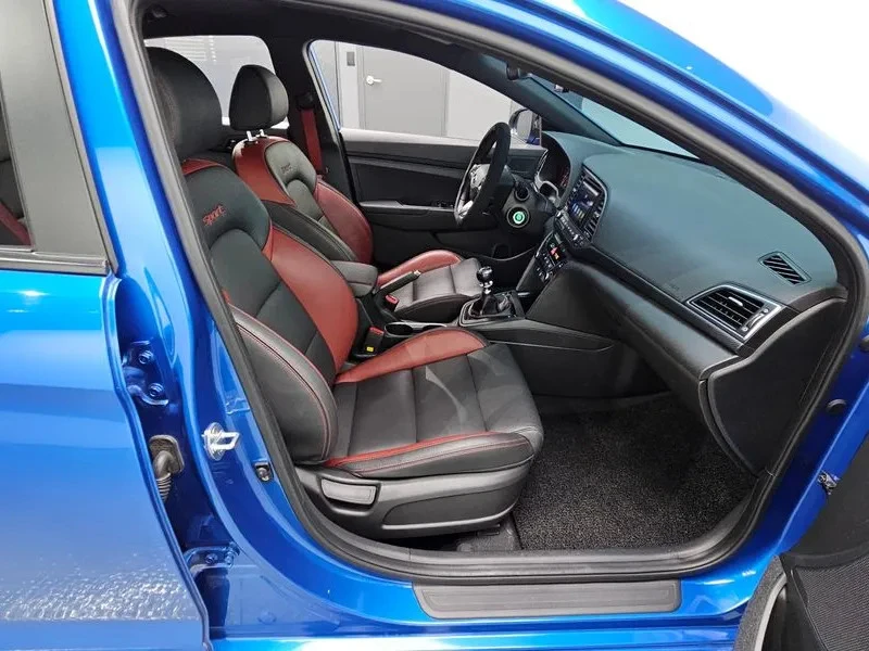 Hyundai Elantra 1.6 Turbo Sports, снимка 9 - Автомобили и джипове - 55428922