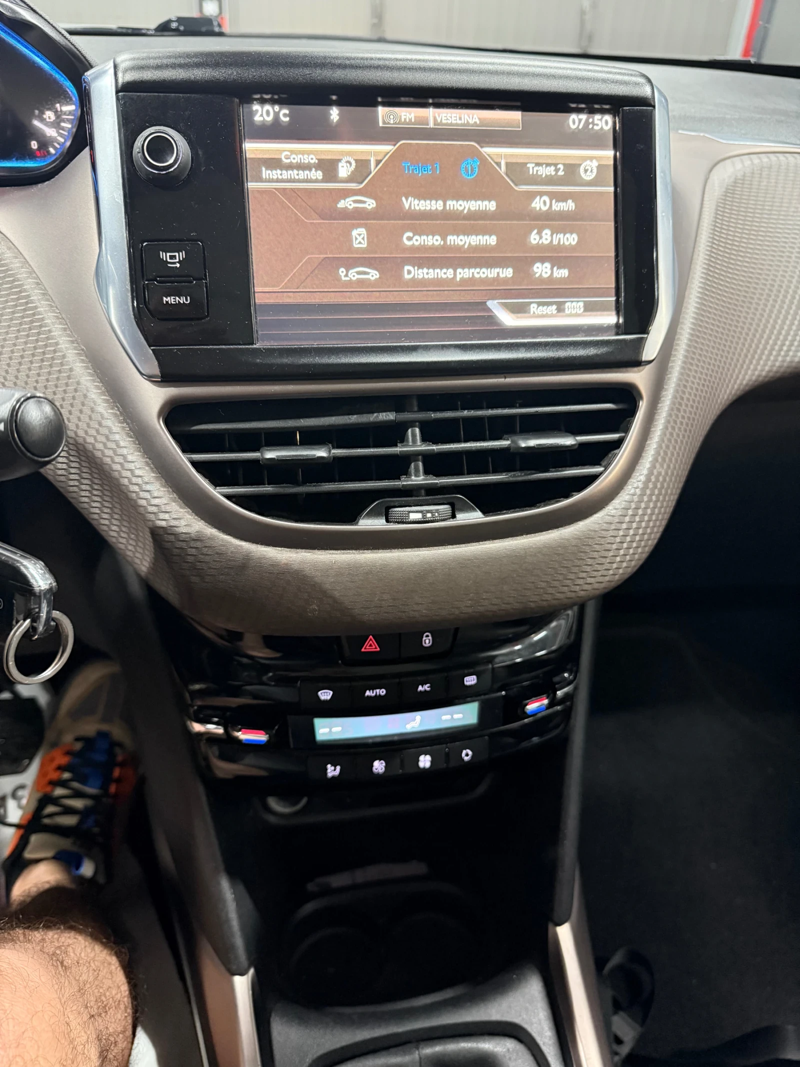 Peugeot 2008 1.6i benzin - изображение 8