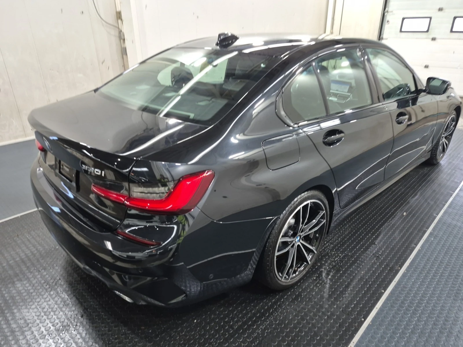 BMW 330 XDRIVE * * CARFAX * * АВТО КРЕДИТ * *  - изображение 3