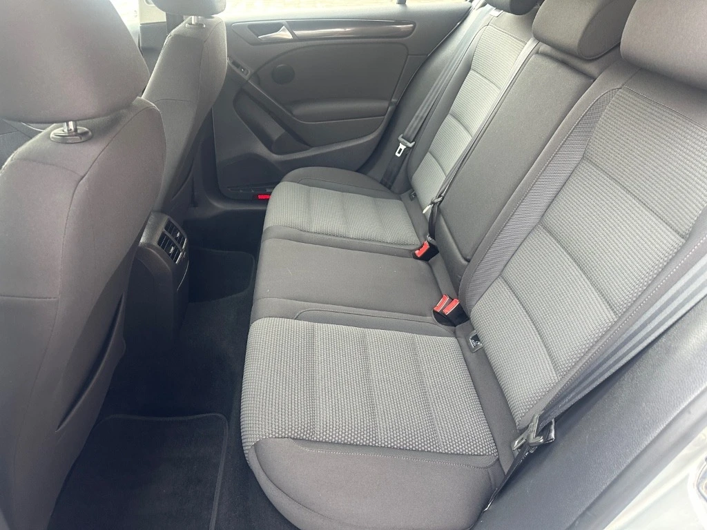 VW Golf 1.6 TDI * NAVI*  - изображение 10