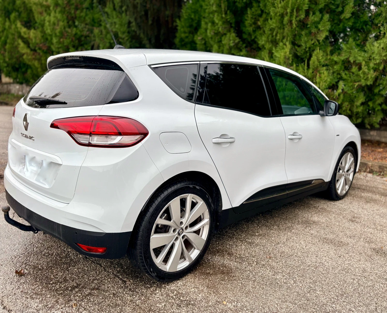 Renault Scenic 1.7dCI AUT/SERVICE HISTORY/LIMITED/NAVI | Mobile.bg   5