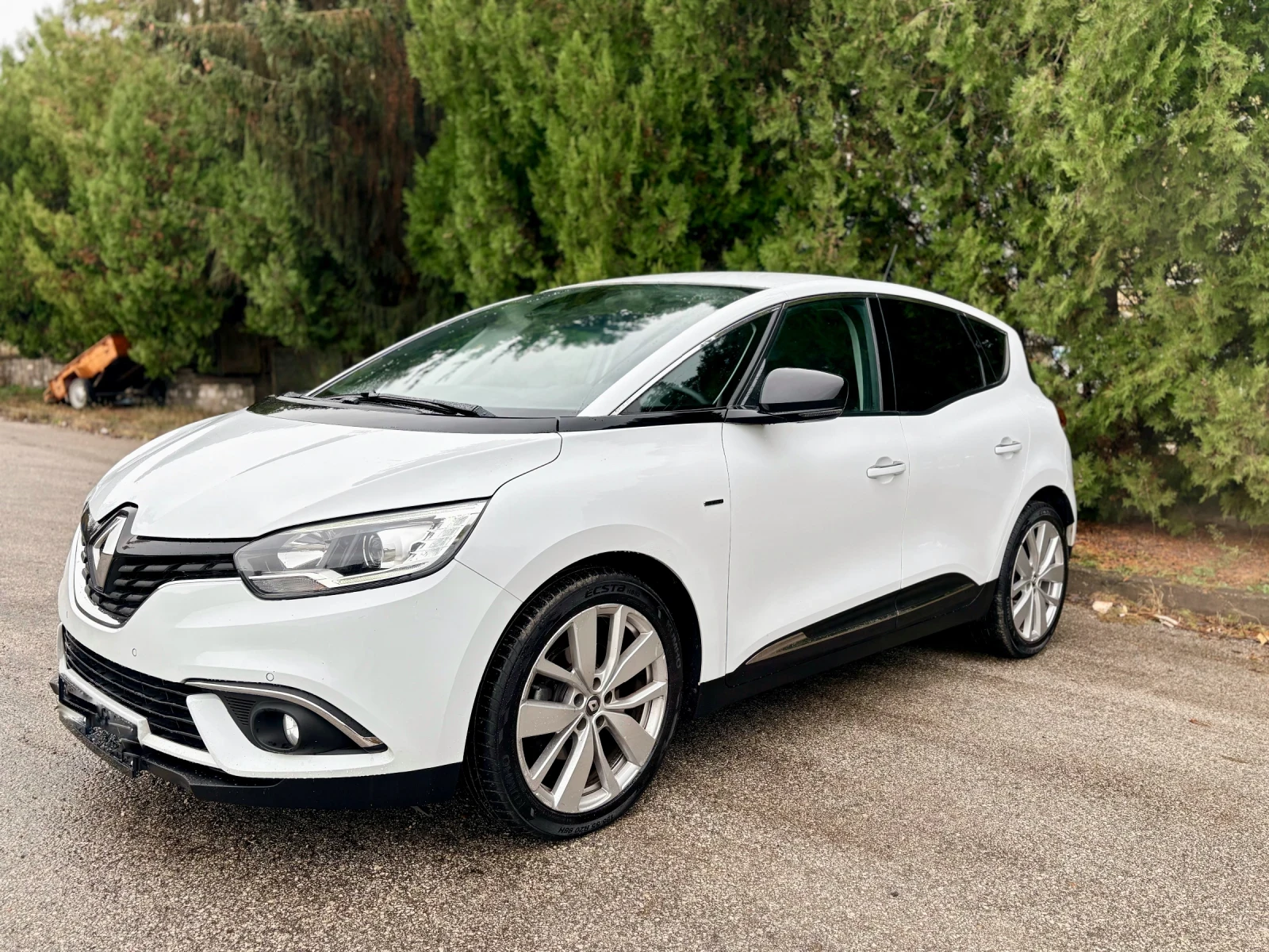 Renault Scenic 1.7dCI AUT/SERVICE HISTORY/LIMITED/NAVI | Mobile.bg   3