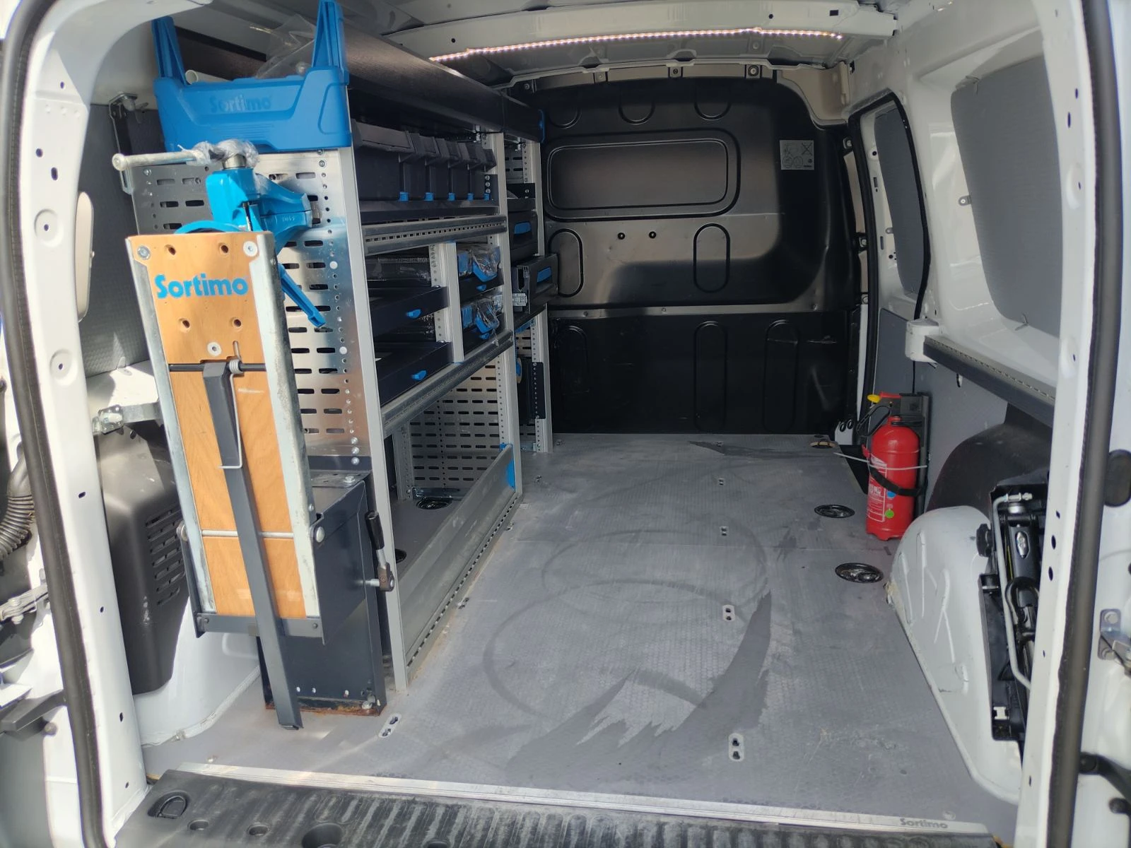 Renault Kangoo MAXI 1.5dCi/95к.с., снимка 17 - Автомобили и джипове - 54205571