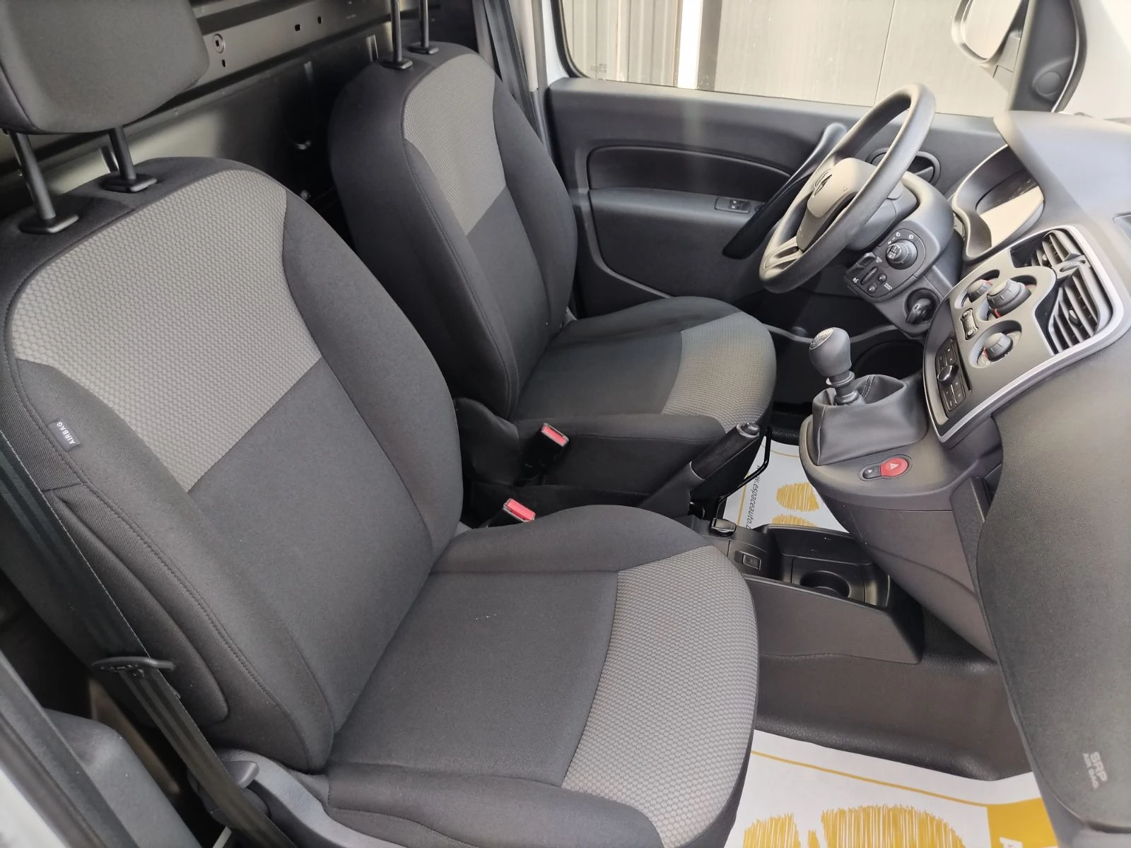 Renault Kangoo MAXI 1.5dCi/95к.с., снимка 13 - Автомобили и джипове - 54205571