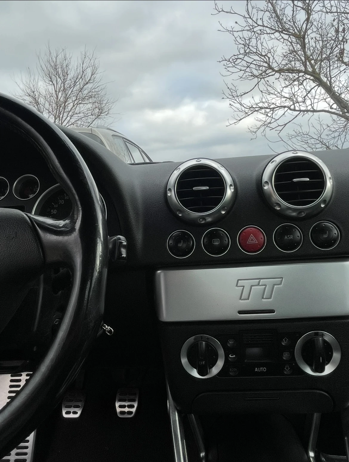 Audi Tt 1.8, снимка 5 - Автомобили и джипове - 54445547